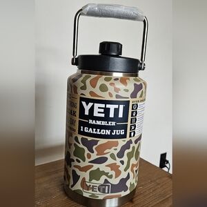YETI Rambler 1 Gallon Jug in Camouflage Tan Camo